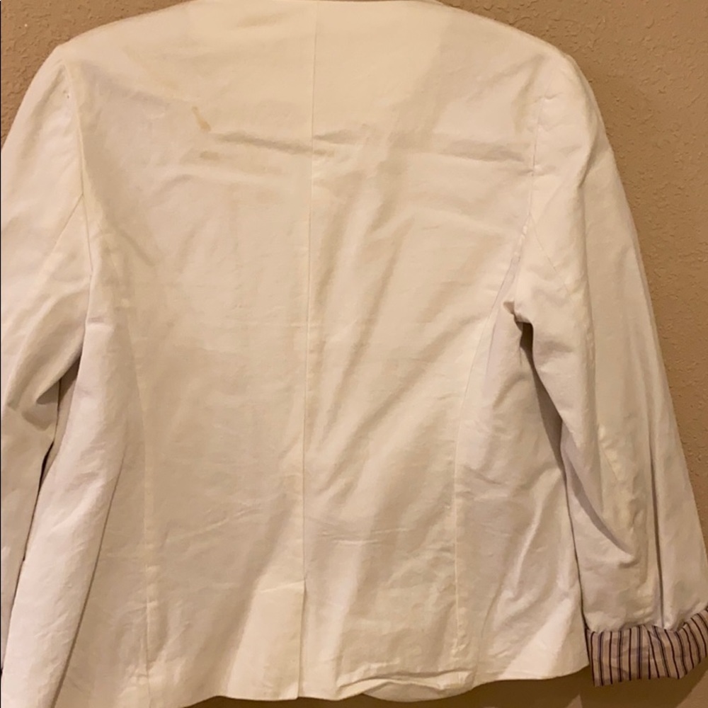 Blazer - Picture 4 of 4